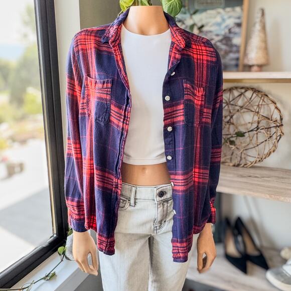 Mossimo Supply Co, Red & Navy Plaid Flannel Boyfriend Fit Top, Women’s Large - Picture 1 of 7